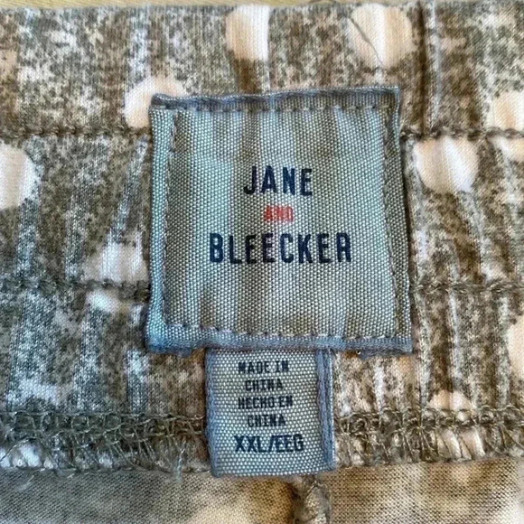 Jane and Bleecker XXL Woman’s Gray with White Polka Dots Pajama Sleep Pants. - Picture 5 of 11